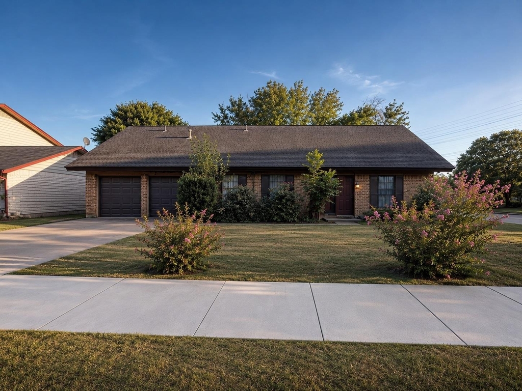 305 Starbright Dr - Photo 0