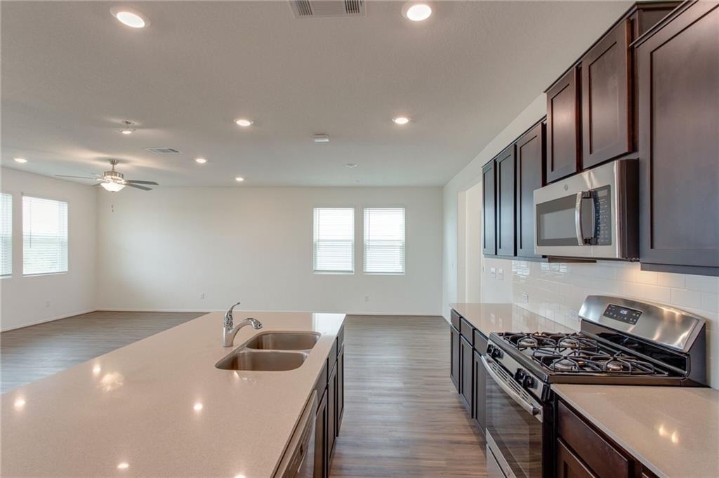 224 Montauk Loop - Photo 14