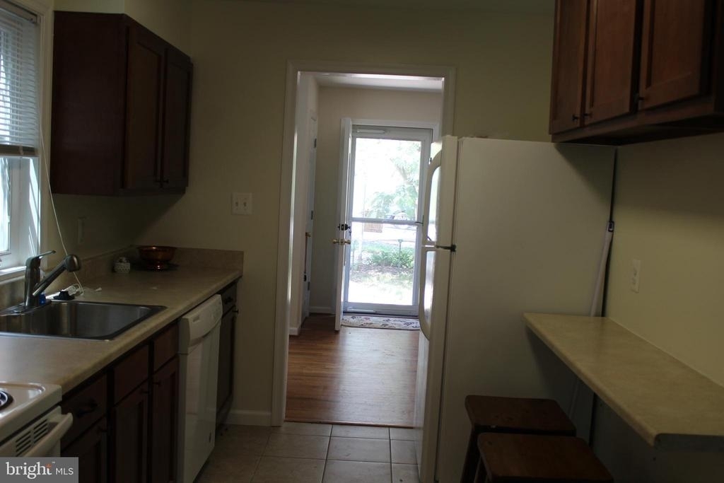 5409 75th Avenue - Photo 2