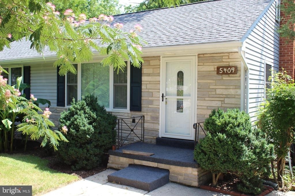 5409 75th Avenue - Photo 0