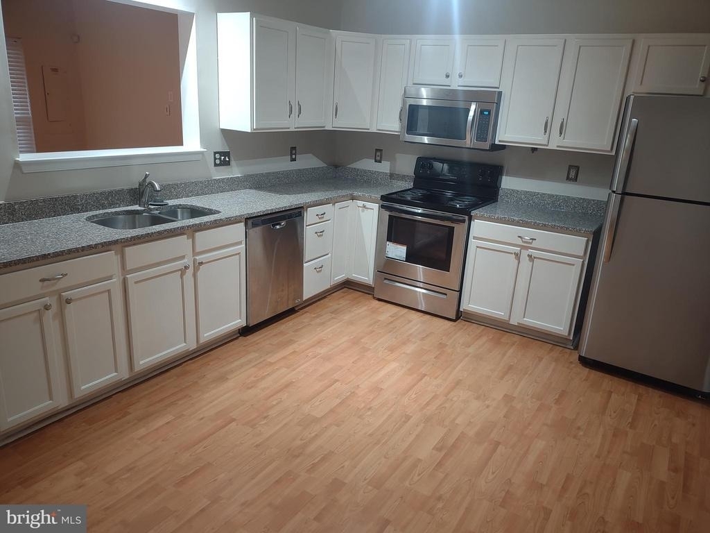16604 Eastview Terrace - Photo 3