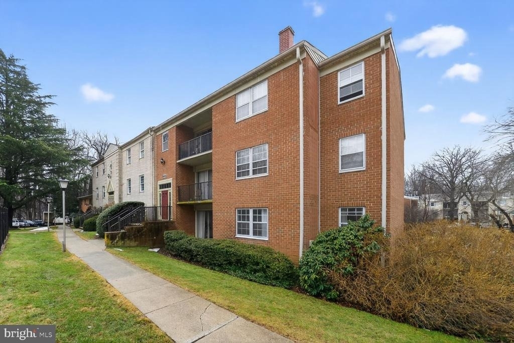 868 College Parkway - Photo 1