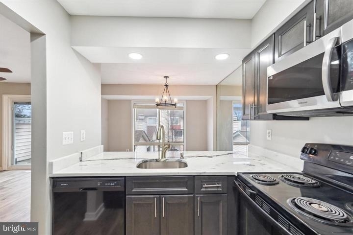 9861 Lake Shore Drive - Photo 12