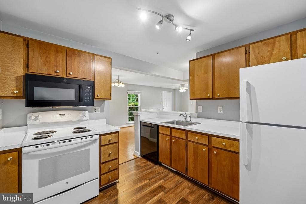 7919 Foxcrest Court - Photo 16