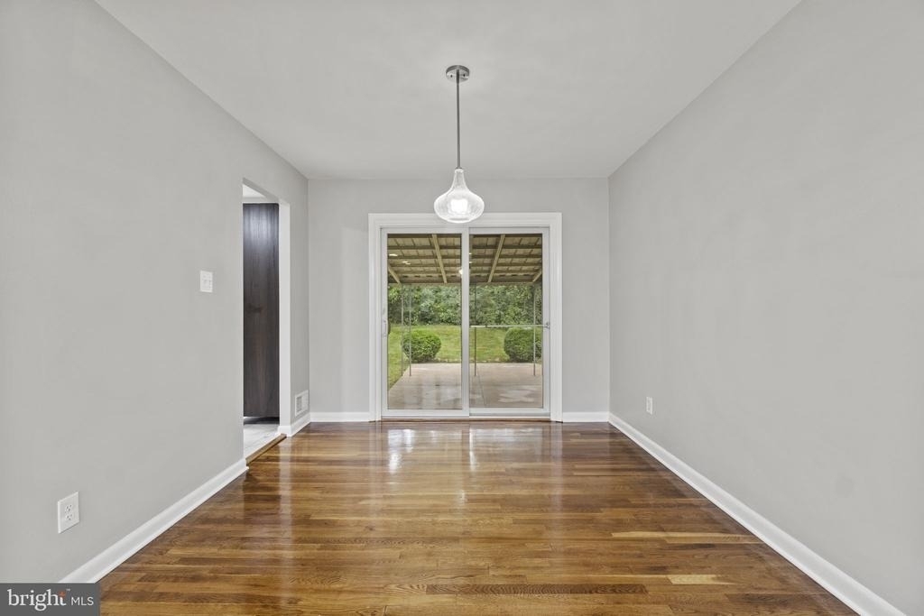 1110 Chiswell Lane - Photo 4
