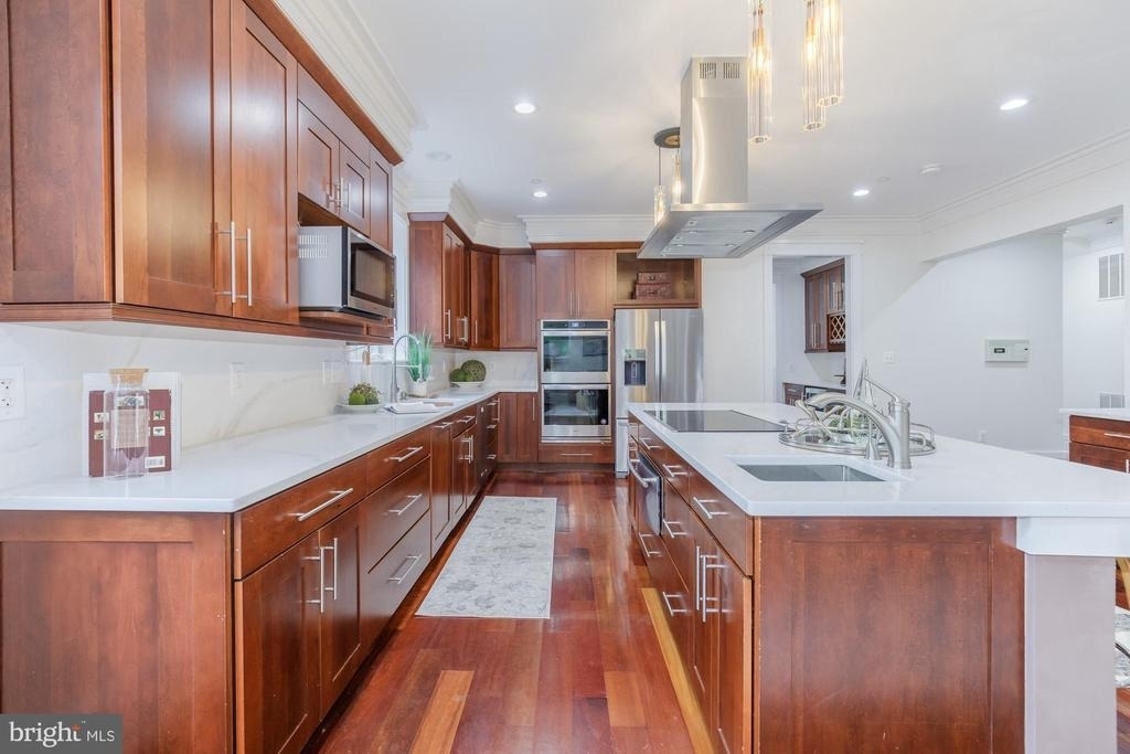 9715 Singleton Drive - Photo 4