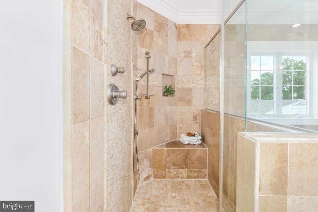9715 Singleton Drive - Photo 20