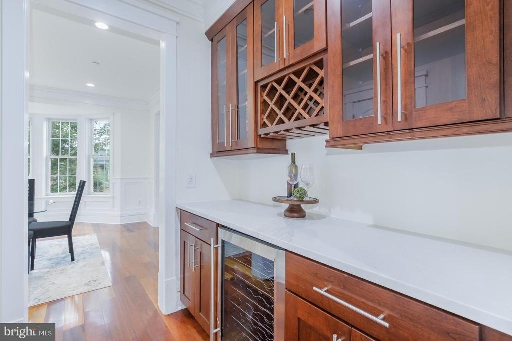 9715 Singleton Drive - Photo 9