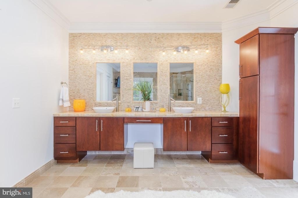 9715 Singleton Drive - Photo 19