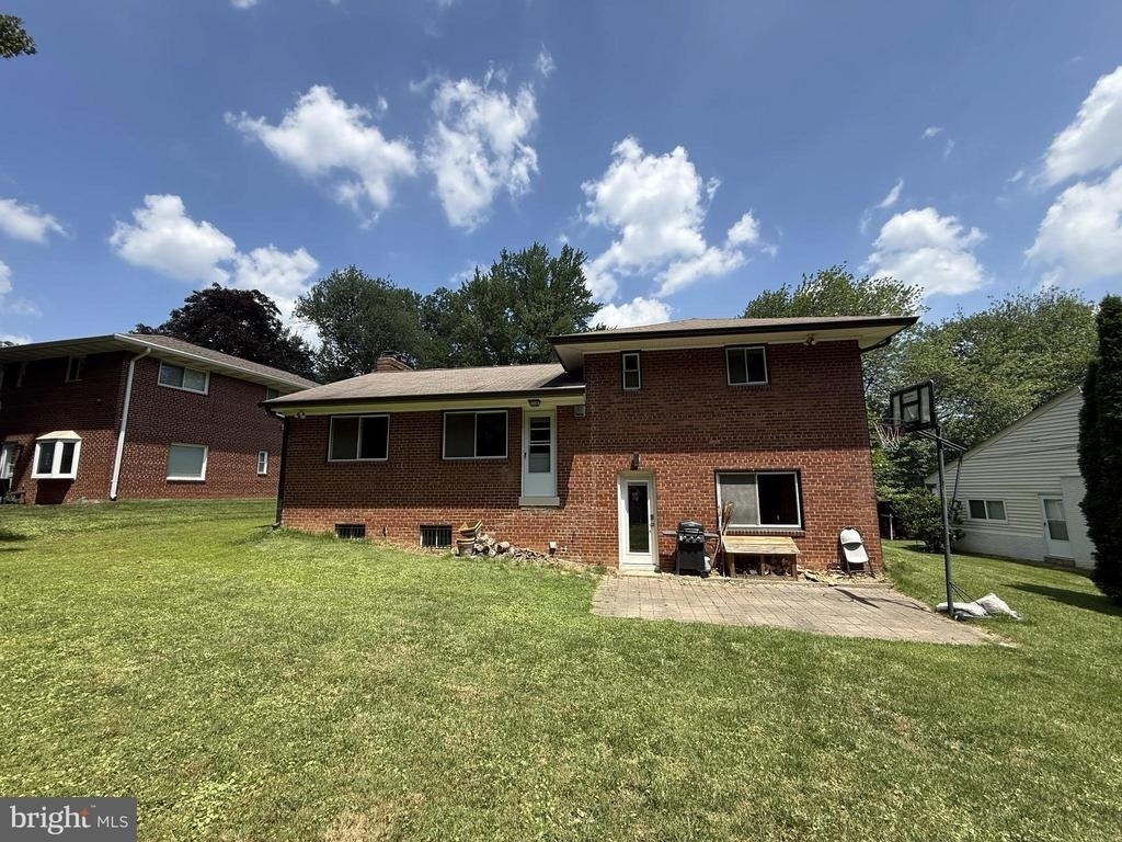 9209 E Parkhill Drive - Photo 1