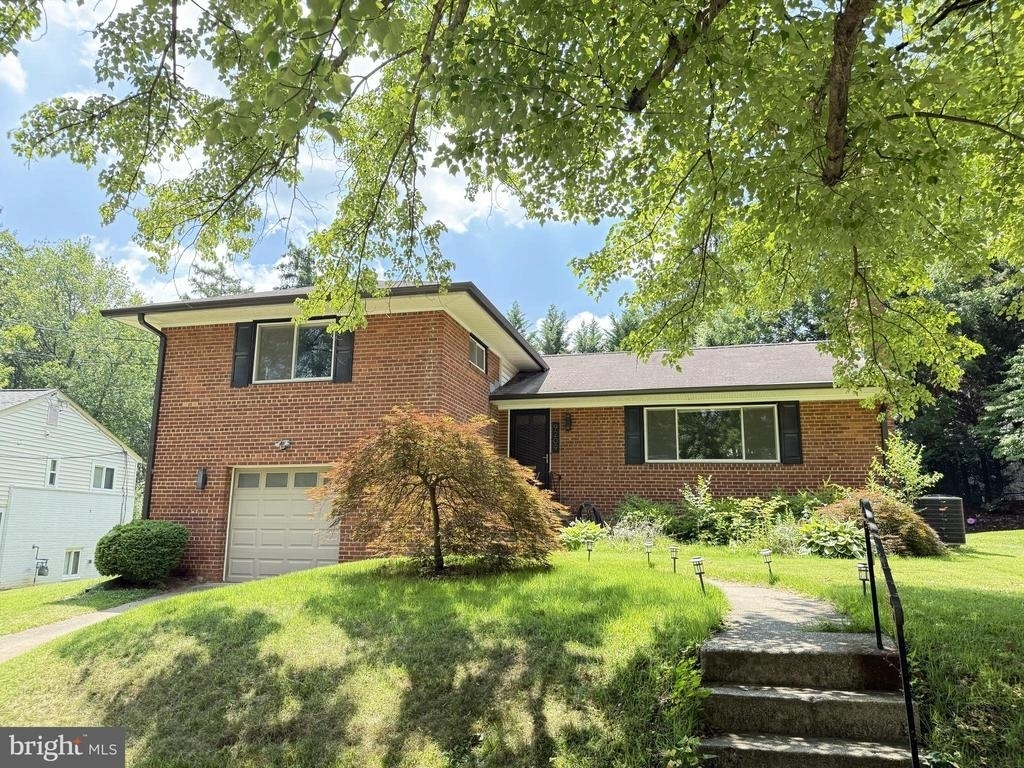 9209 E Parkhill Drive - Photo 0