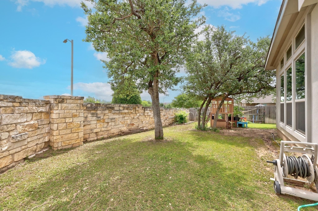 2424 Orchard Way - Photo 31