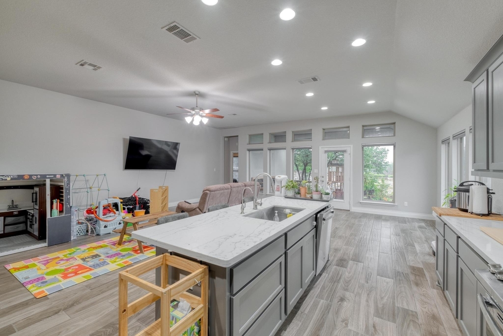 2424 Orchard Way - Photo 9