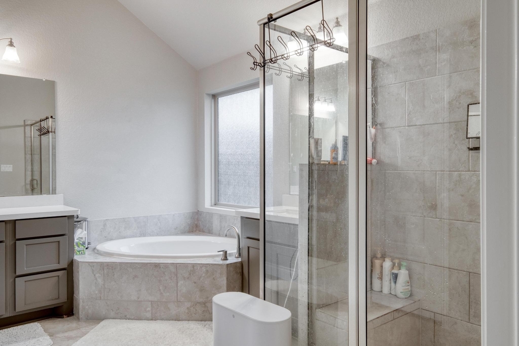2424 Orchard Way - Photo 14