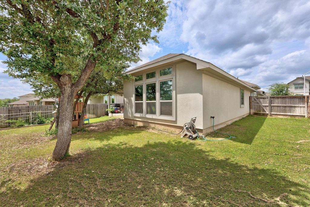 2424 Orchard Way - Photo 32