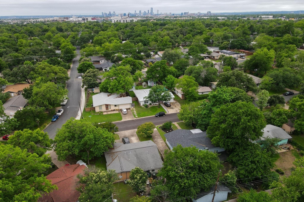 1422 Yorkshire Dr - Photo 0