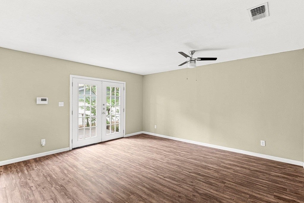 1422 Yorkshire Dr - Photo 6