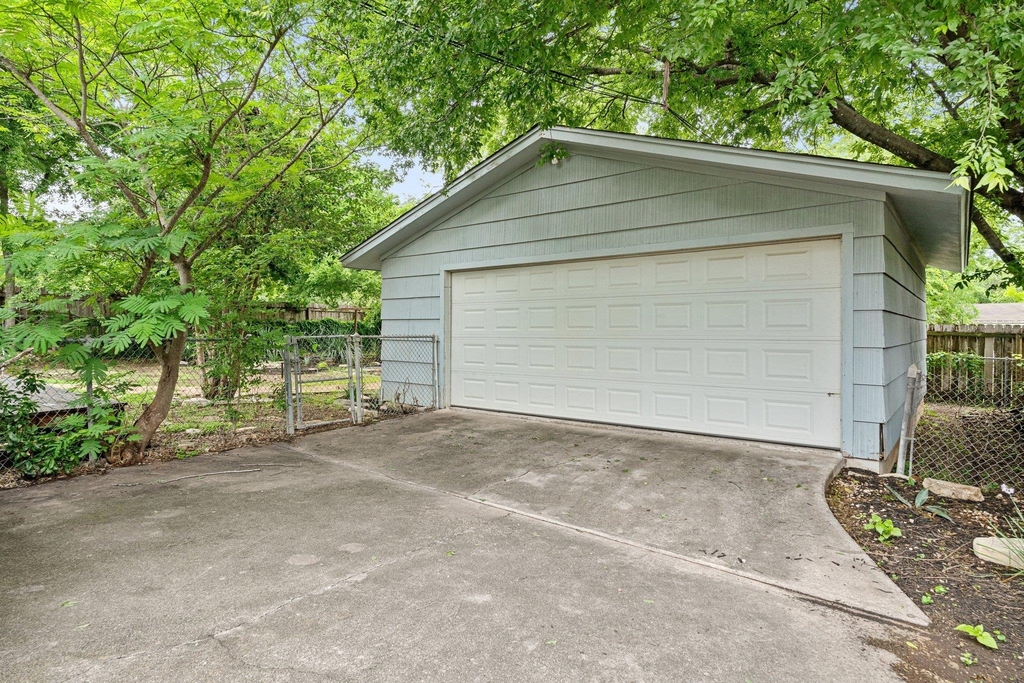 1422 Yorkshire Dr - Photo 28