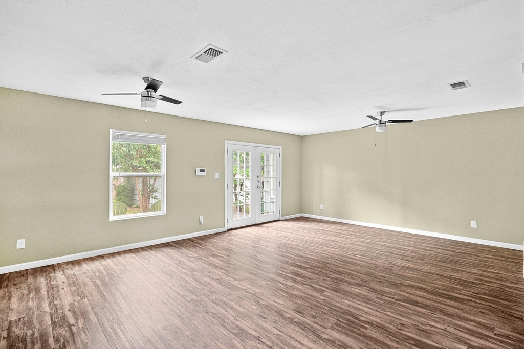 1422 Yorkshire Dr - Photo 8