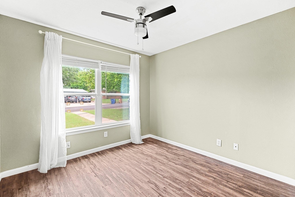 1422 Yorkshire Dr - Photo 14