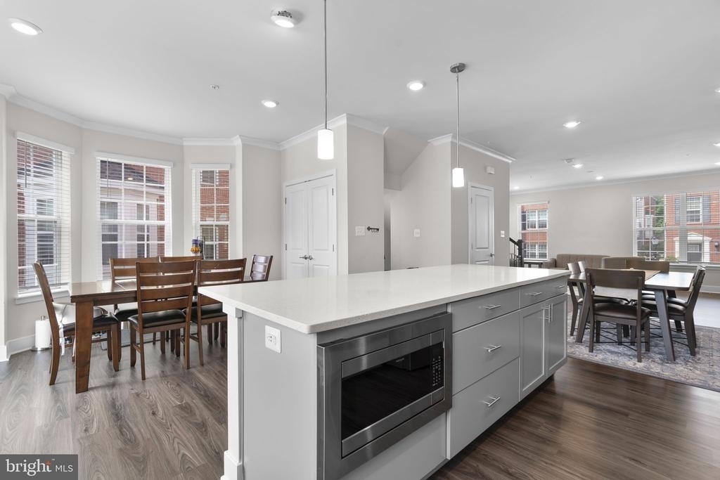 8017 Potter Place - Photo 6