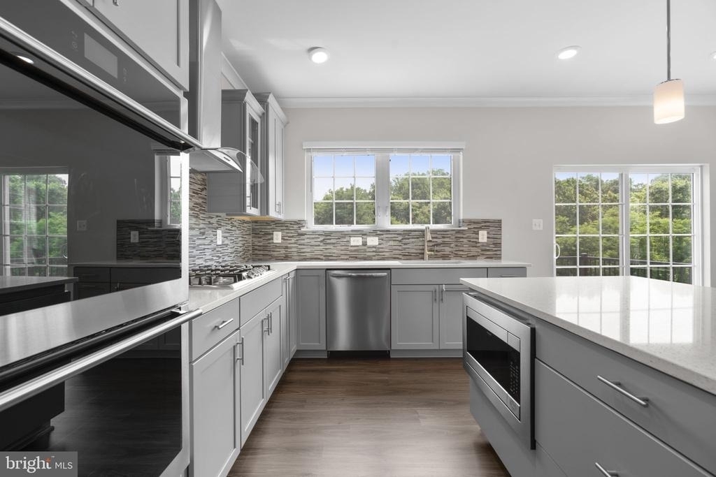 8017 Potter Place - Photo 4
