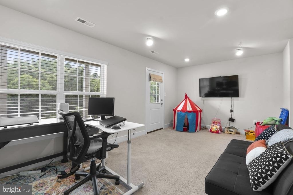 8017 Potter Place - Photo 36