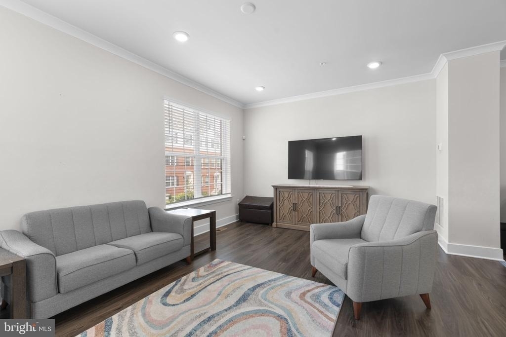 8017 Potter Place - Photo 16