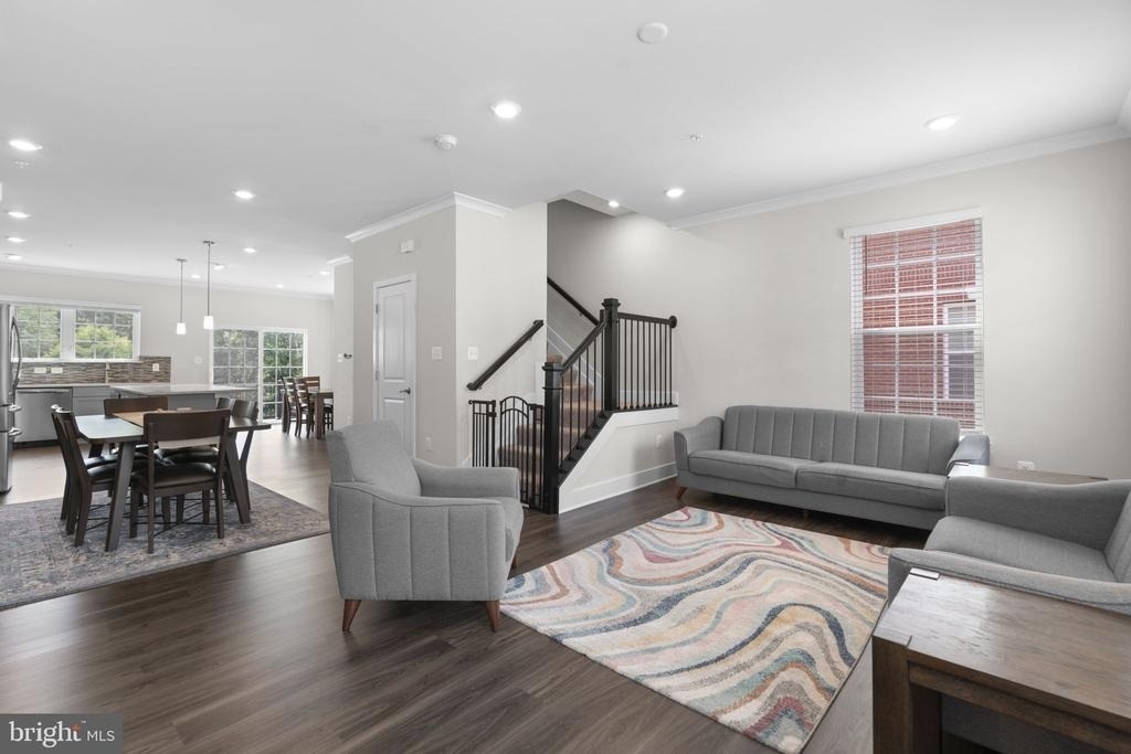 8017 Potter Place - Photo 18