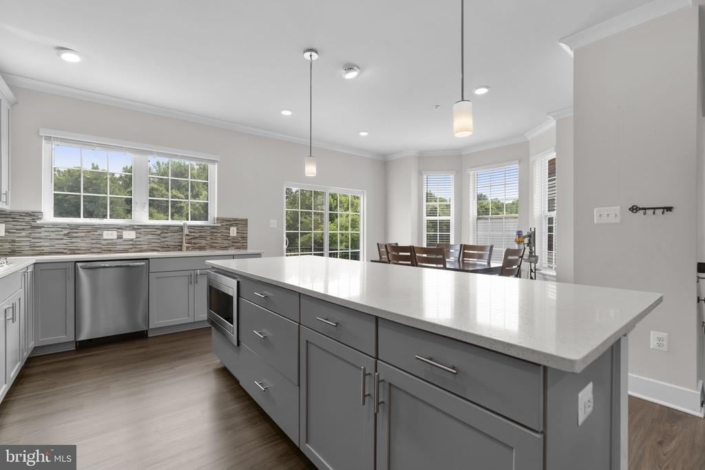 8017 Potter Place - Photo 5
