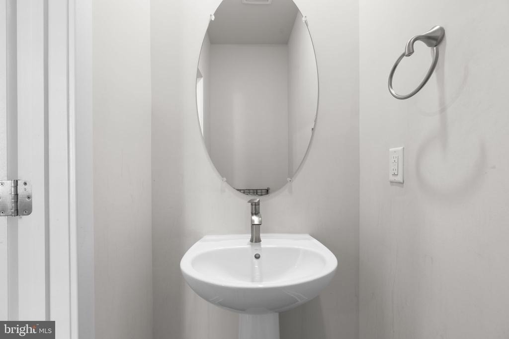 8017 Potter Place - Photo 19