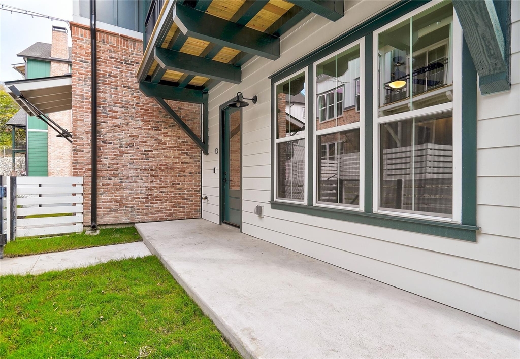3809 Valley View Rd - Photo 2