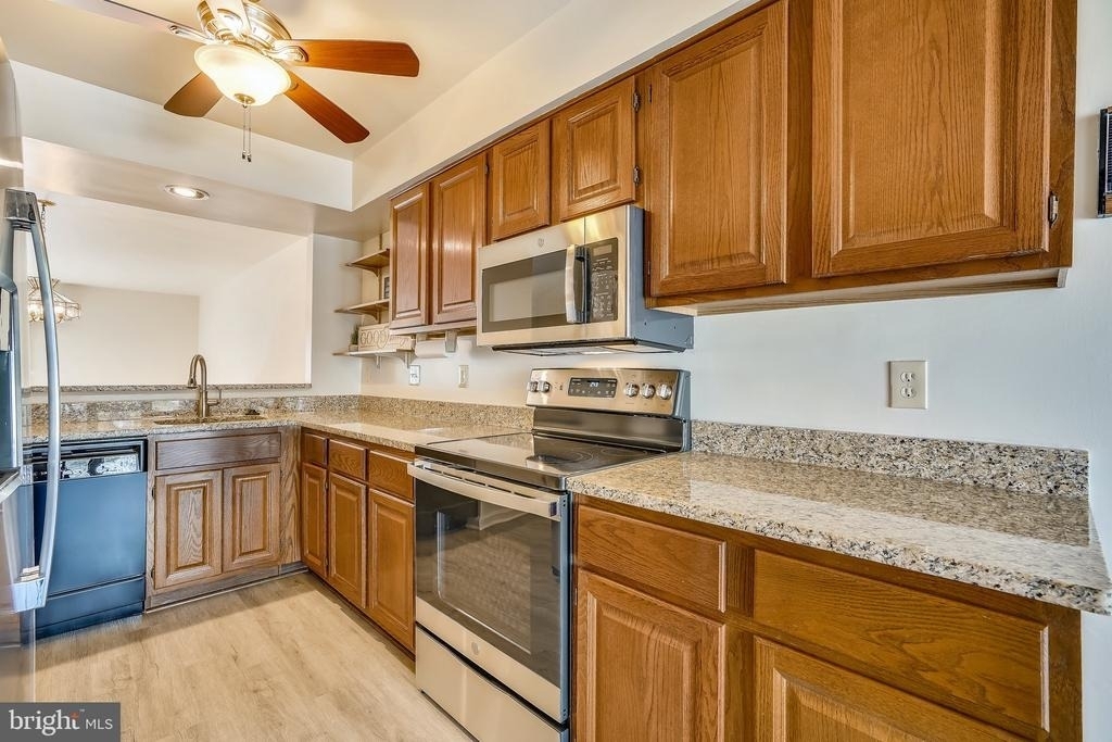 5205 Columbia Road - Photo 3