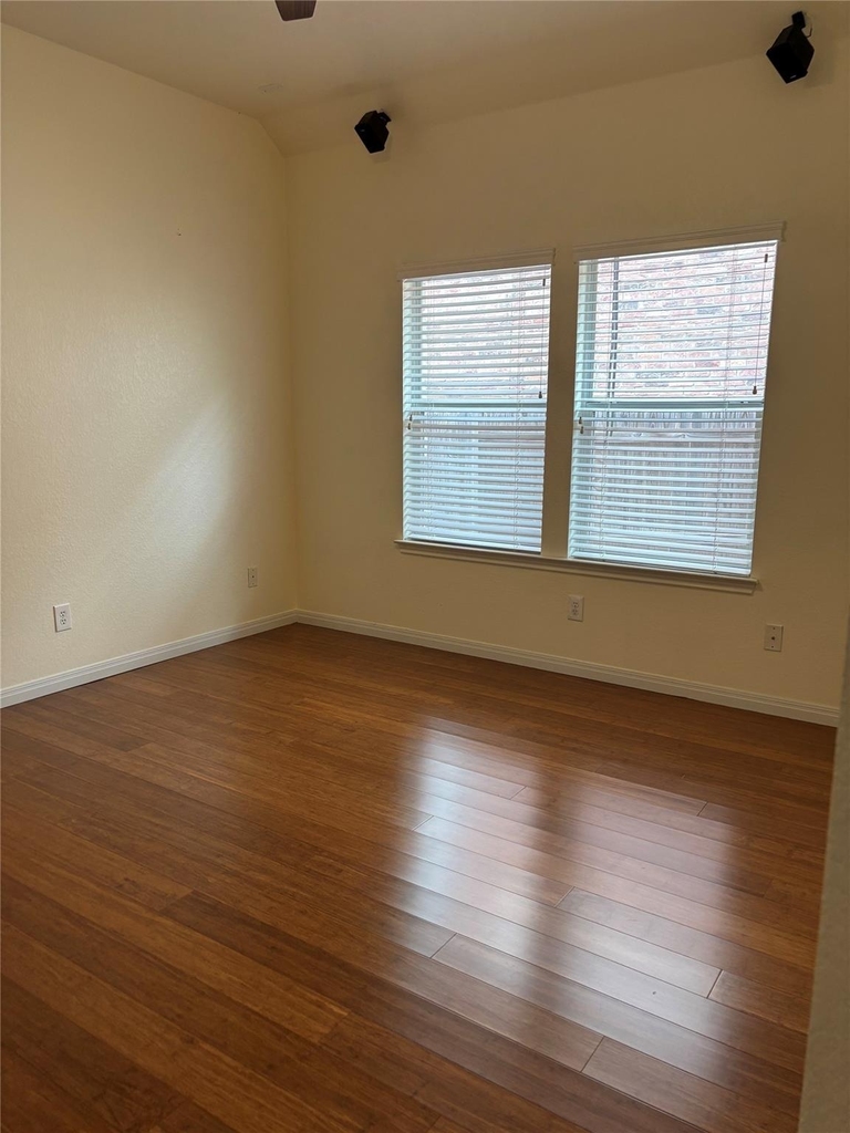 2412 Tivoli Dr - Photo 13