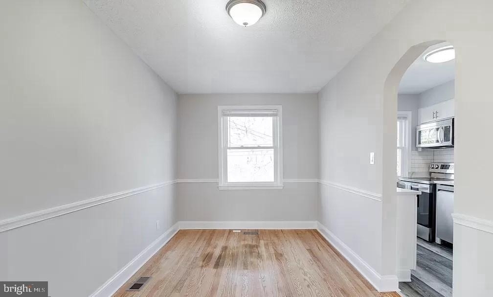 1046 Elm Road - Photo 6