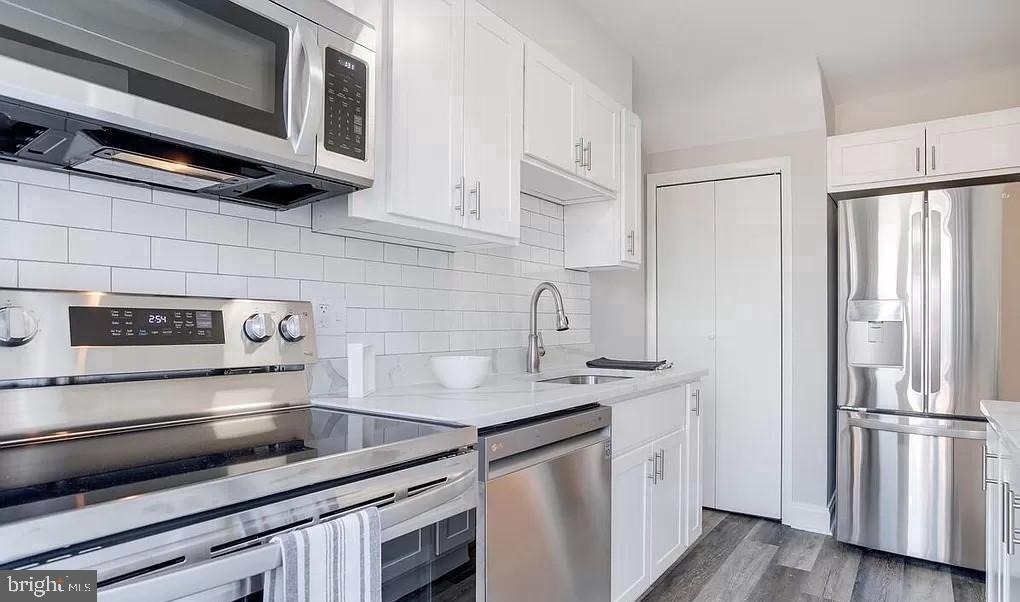 1046 Elm Road - Photo 8
