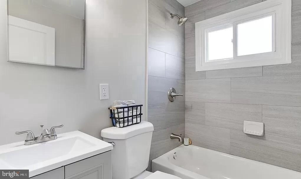 1046 Elm Road - Photo 11