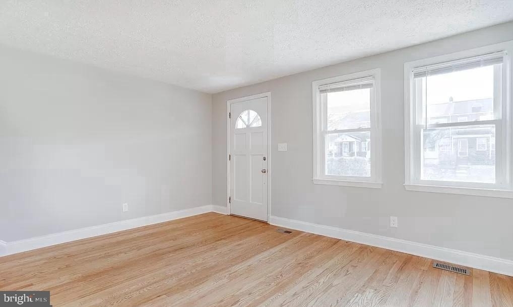1046 Elm Road - Photo 2