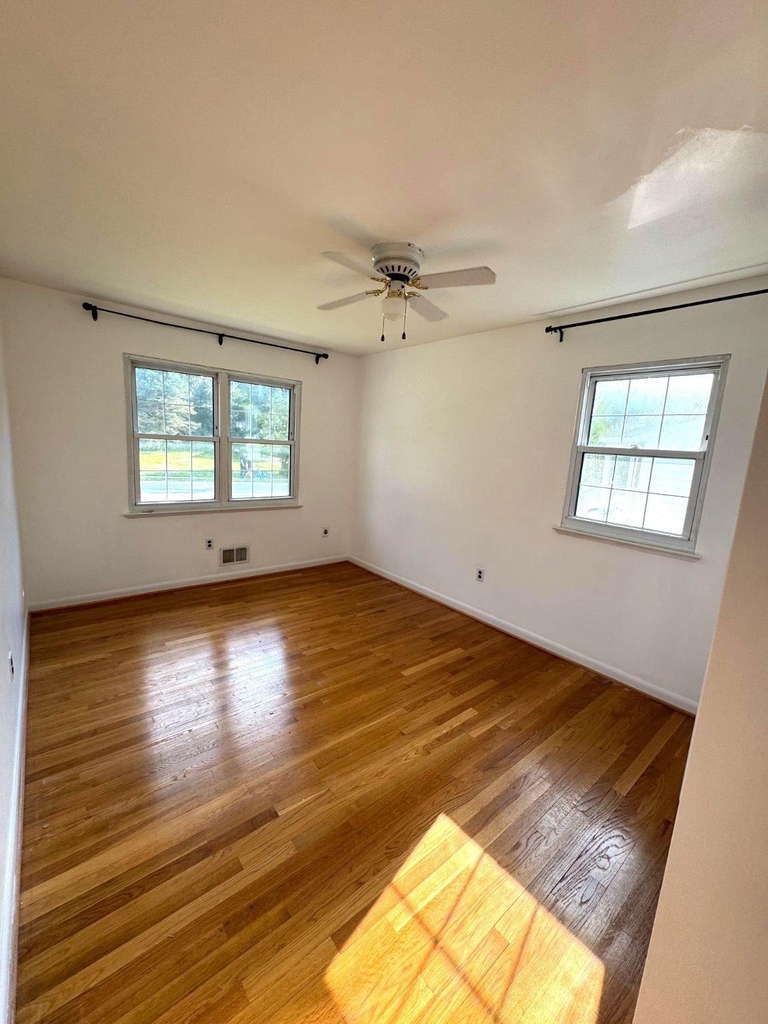 1234 Pleasant Valley Drive - Photo 11