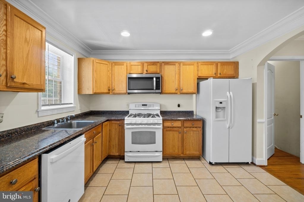 514 N Milton Avenue - Photo 9