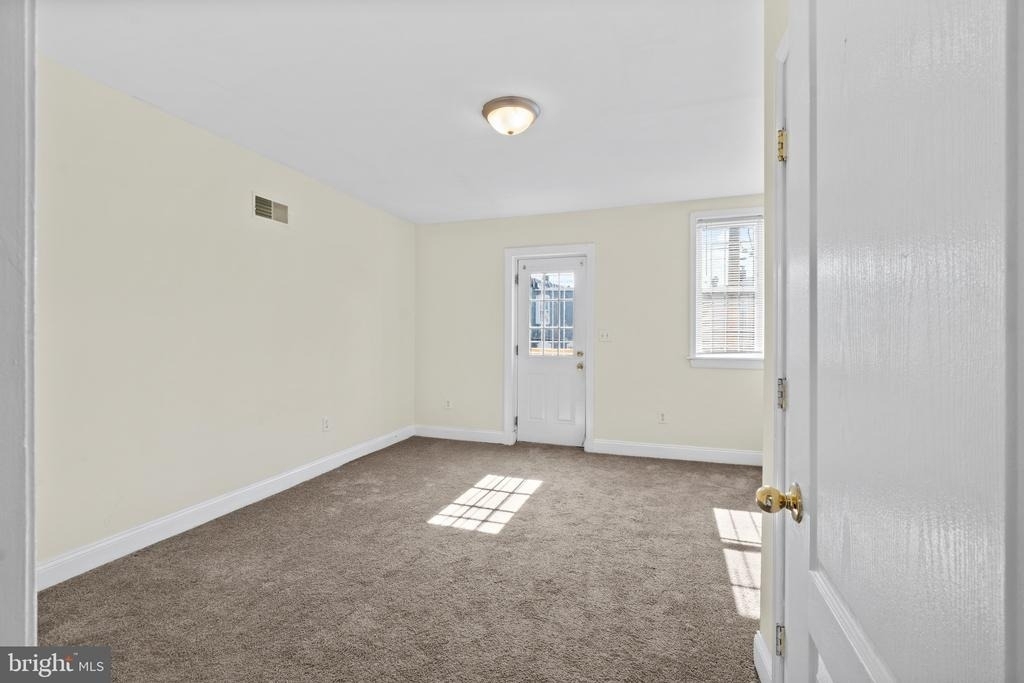 514 N Milton Avenue - Photo 14