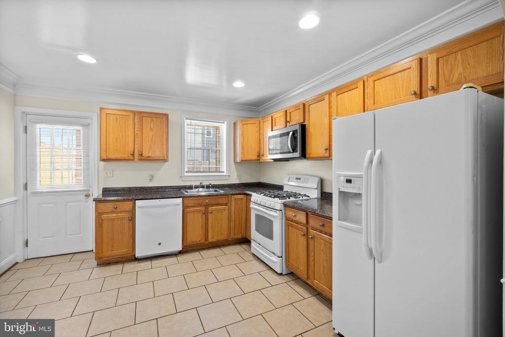 514 N Milton Avenue - Photo 8