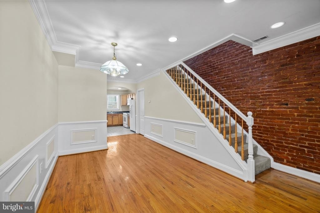 514 N Milton Avenue - Photo 5