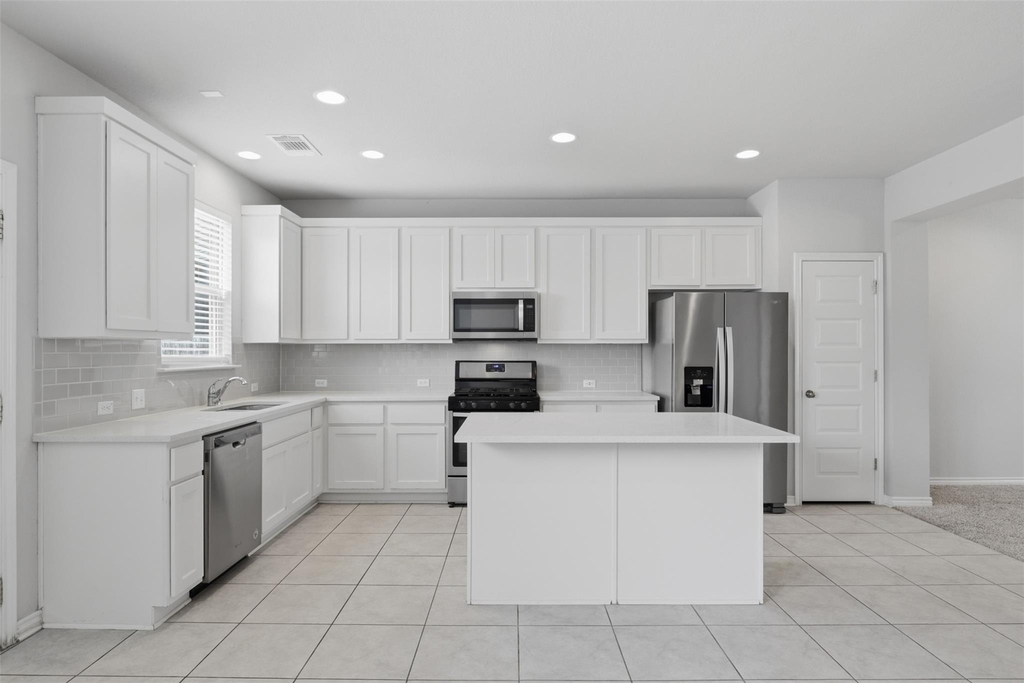 2129 Pecan Island Dr - Photo 4