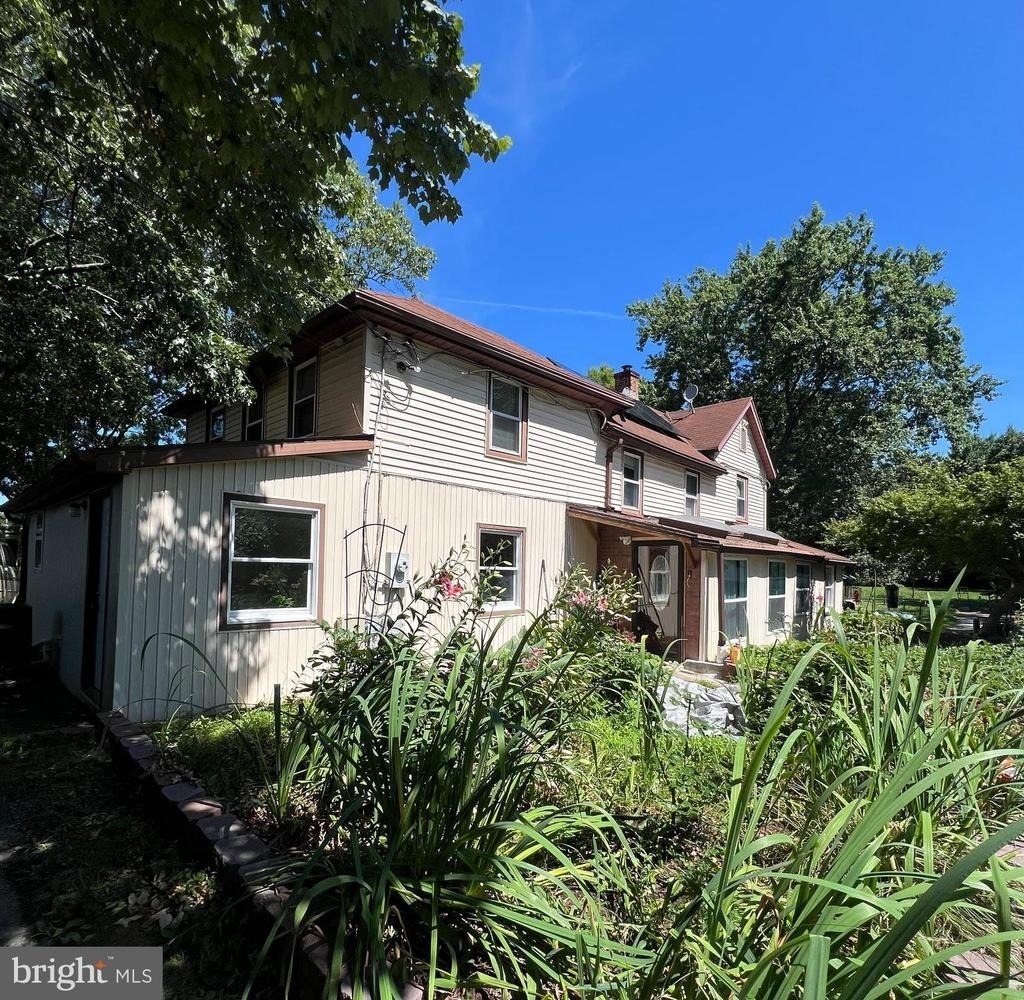 626 Clark Ave - Photo 1
