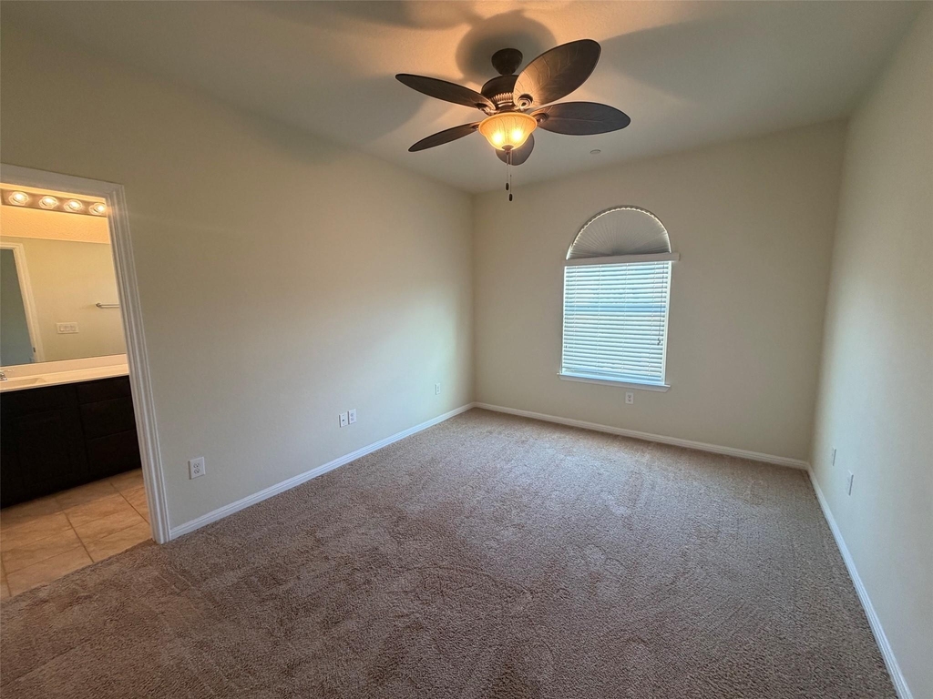 1001 Zodiac Ln - Photo 11