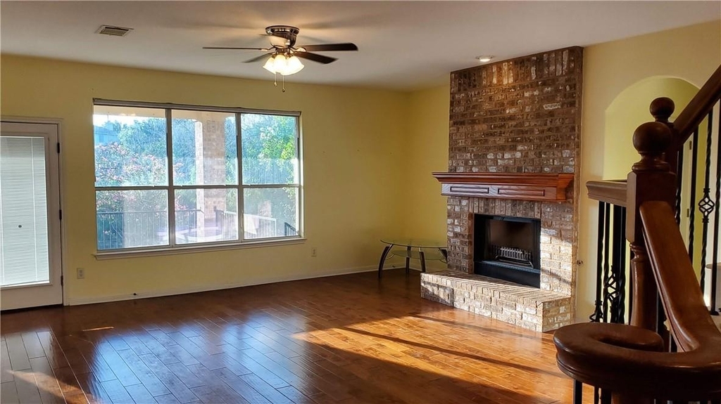 9421 Lisi Anne Dr - Photo 2