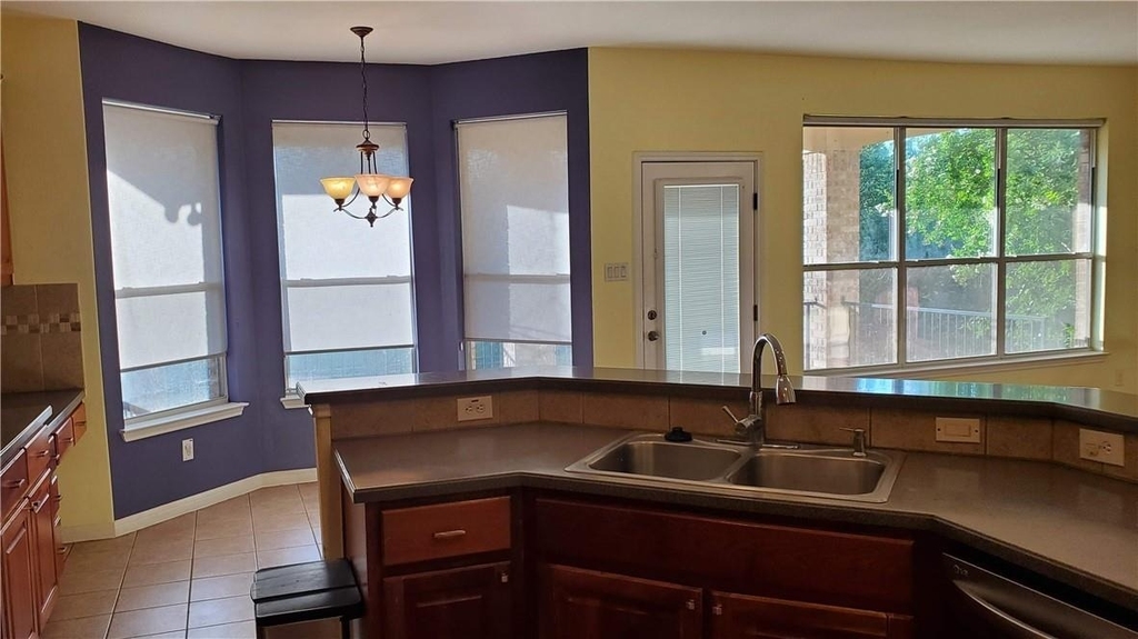 9421 Lisi Anne Dr - Photo 7