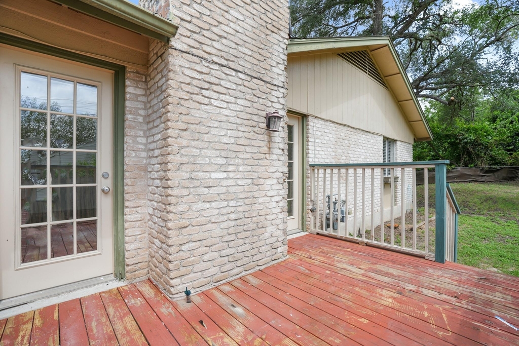 1404 Valleyridge Cir - Photo 14