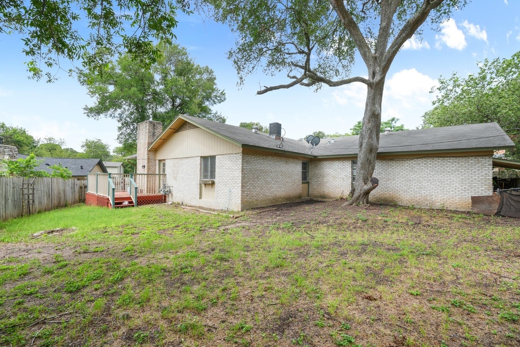 1404 Valleyridge Cir - Photo 3
